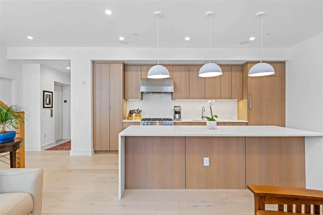 828 Park Ave - Photo 1