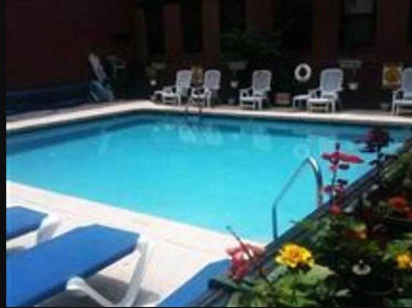 222 Grand St - Photo 1