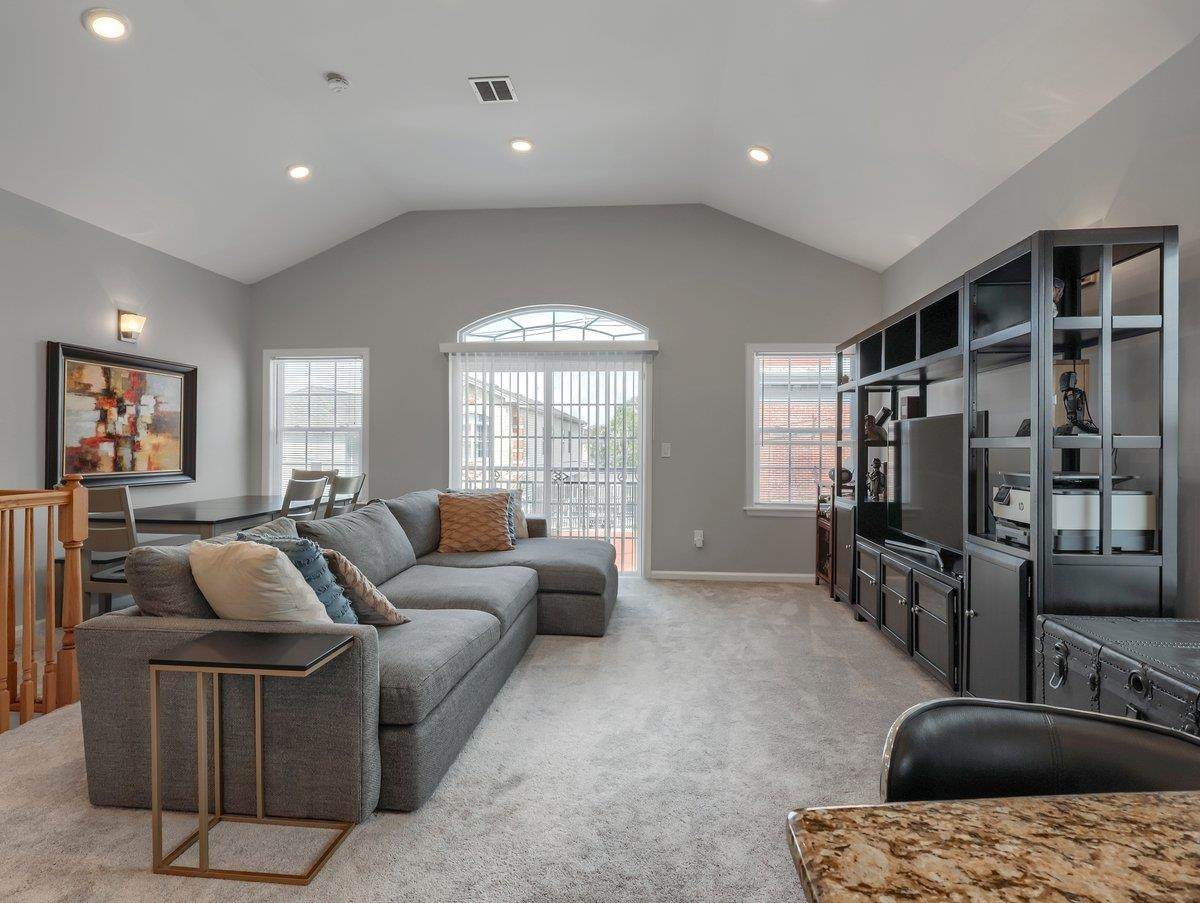65 Graham St - Photo 1