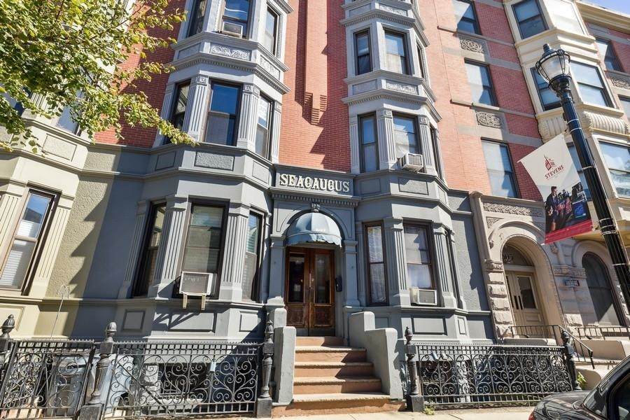 807 Washington St - Photo 1