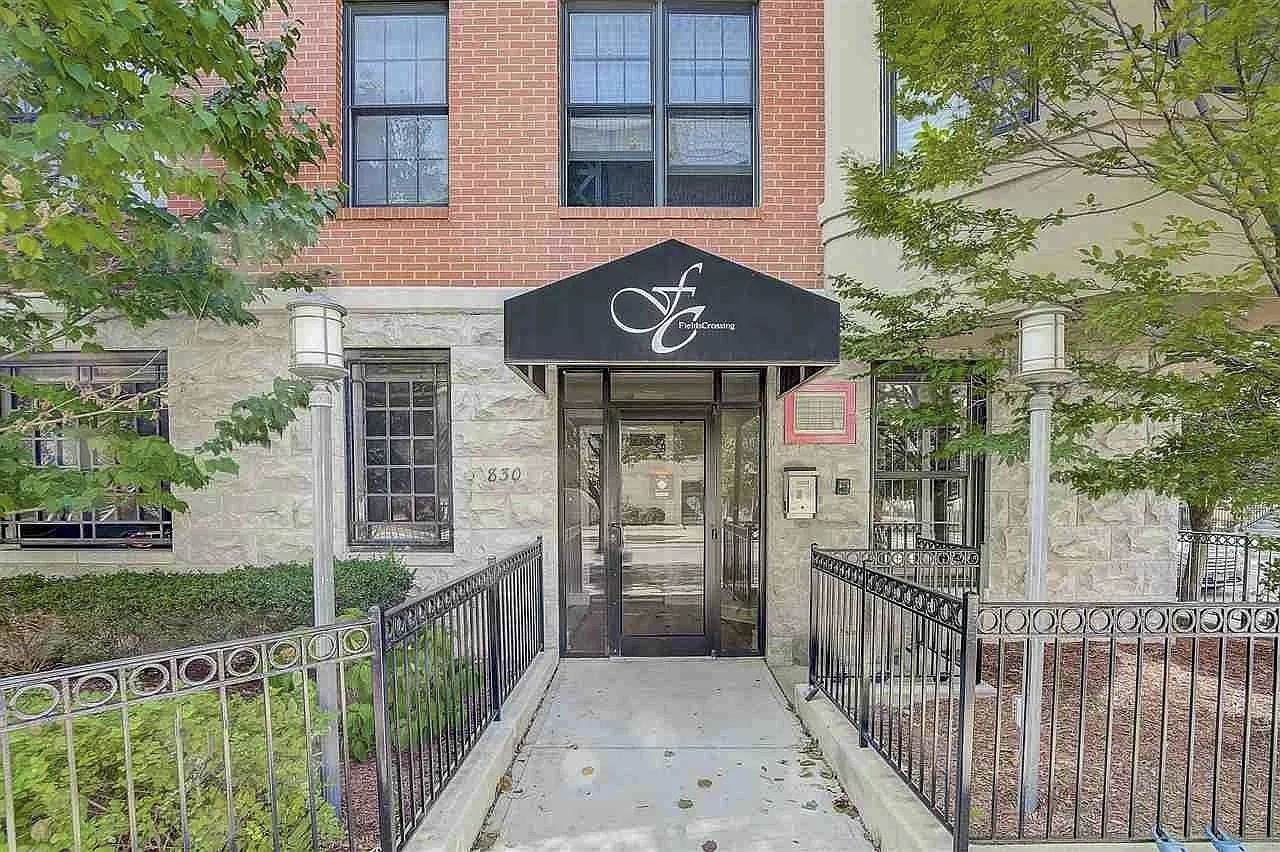 830 Monroe St - Photo 1