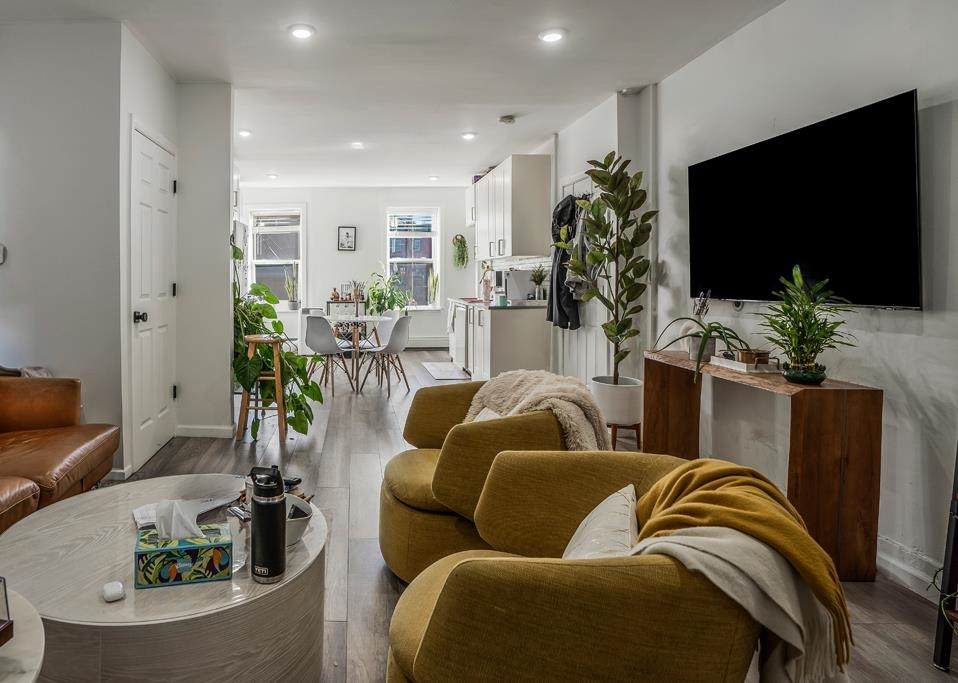 211 1ST ST - Photo 1