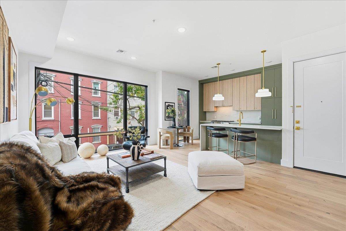 100 Webster Ave - Photo 1