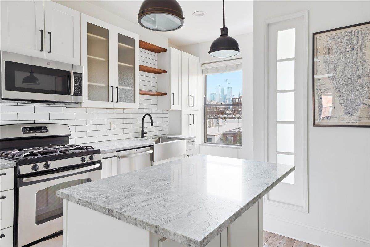 1013 Park Ave - Photo 1