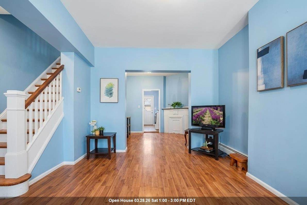 244 Clerk St - Photo 1