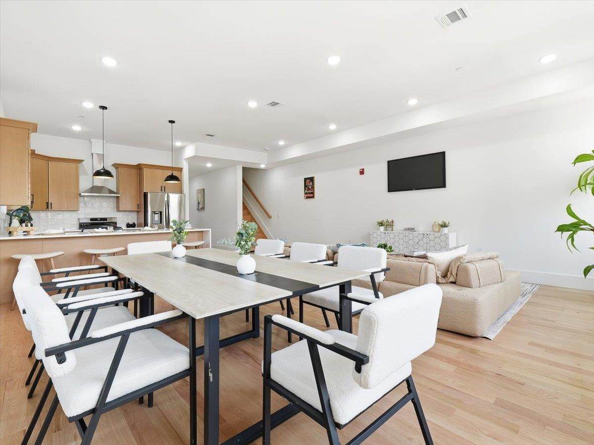 68 Jordan Ave - Photo 1