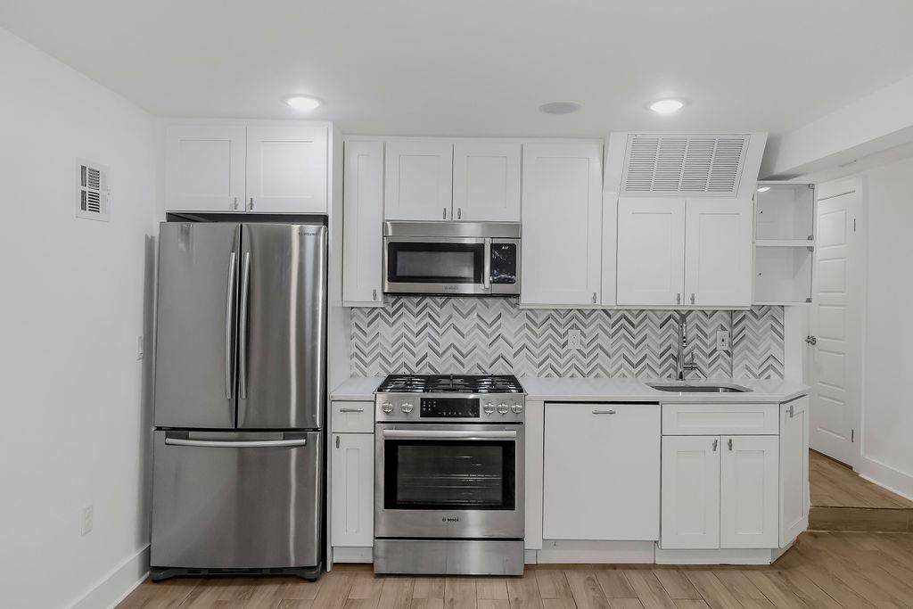 104 Hopkins Ave - Photo 1