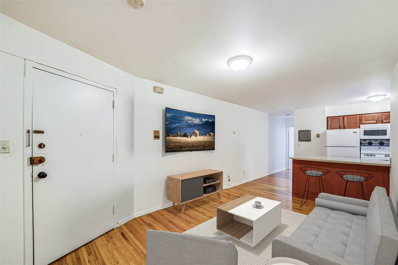 624 Park Ave - Photo 1