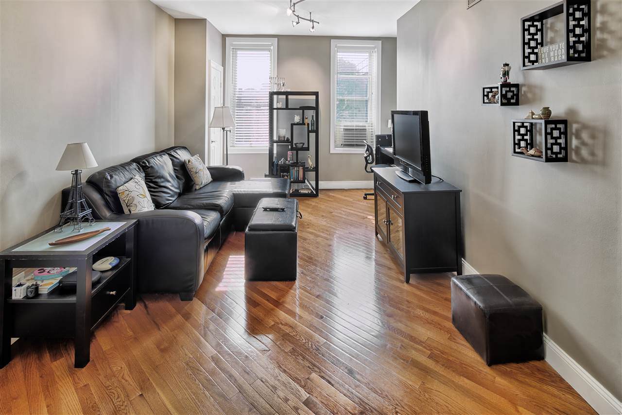 931 Park Ave - Photo 1