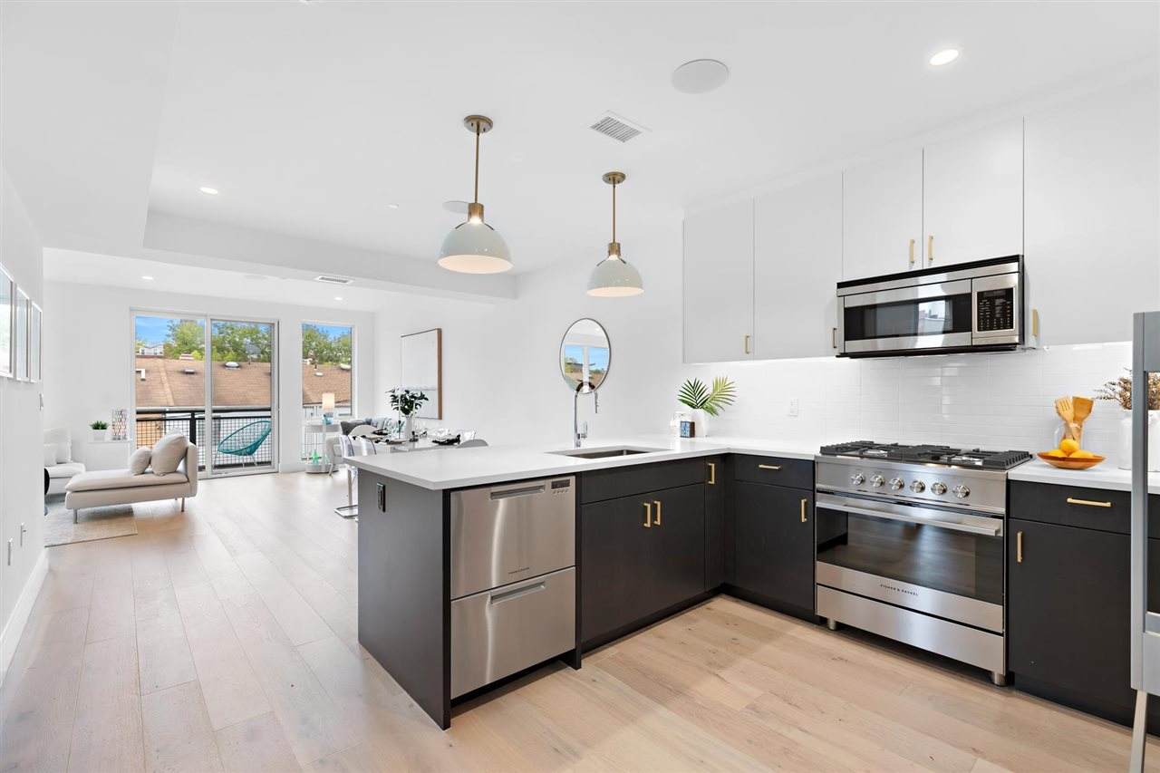 371 2ND ST - Photo 1