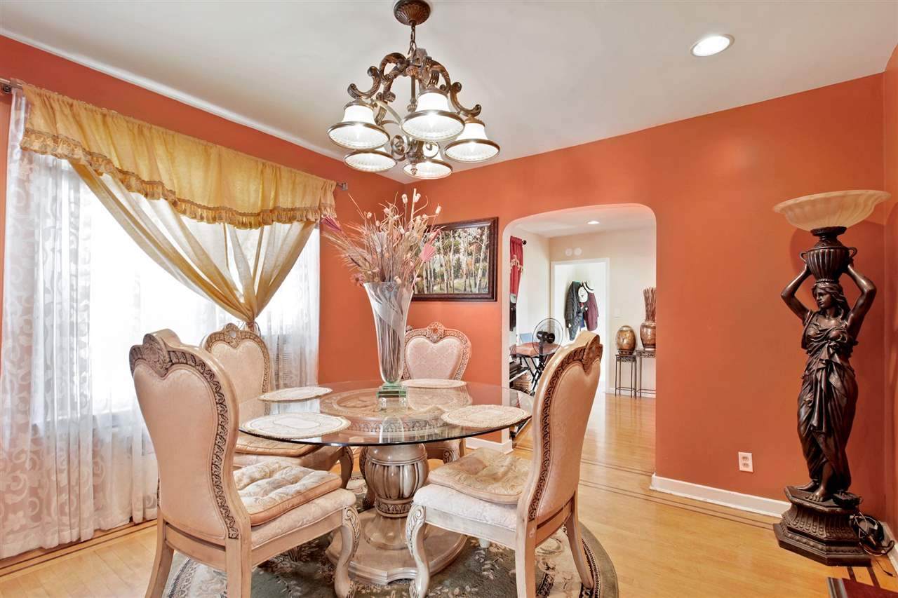 119 West 57Th St - Photo 1
