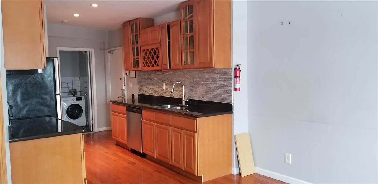 108 Waldo Ave - Photo 1