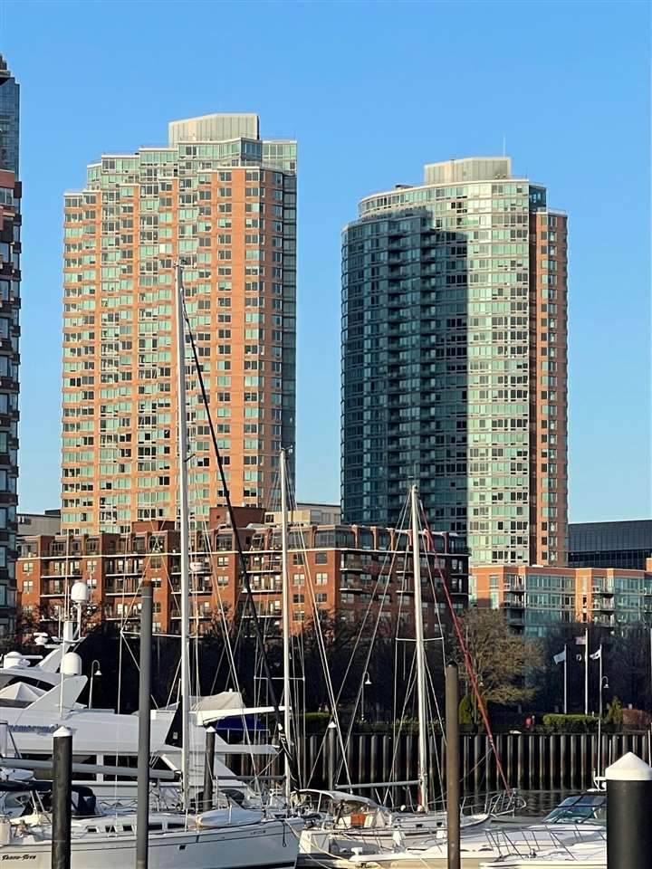 35 Hudson St - Photo 1