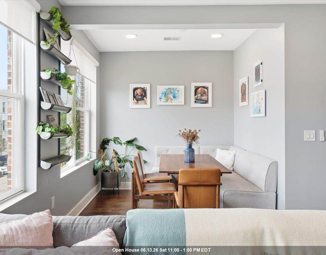 50 Laidlaw Ave - Photo 1