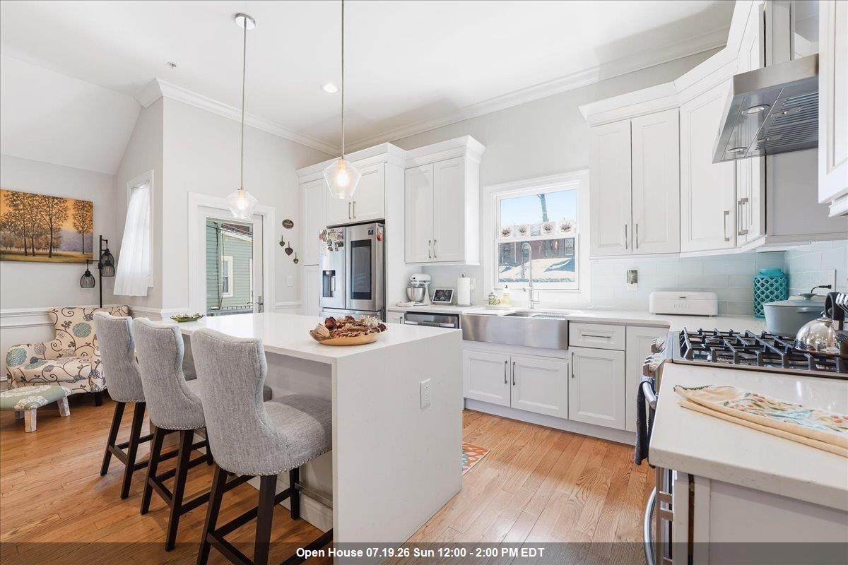 41 Bentley Ave - Photo 1