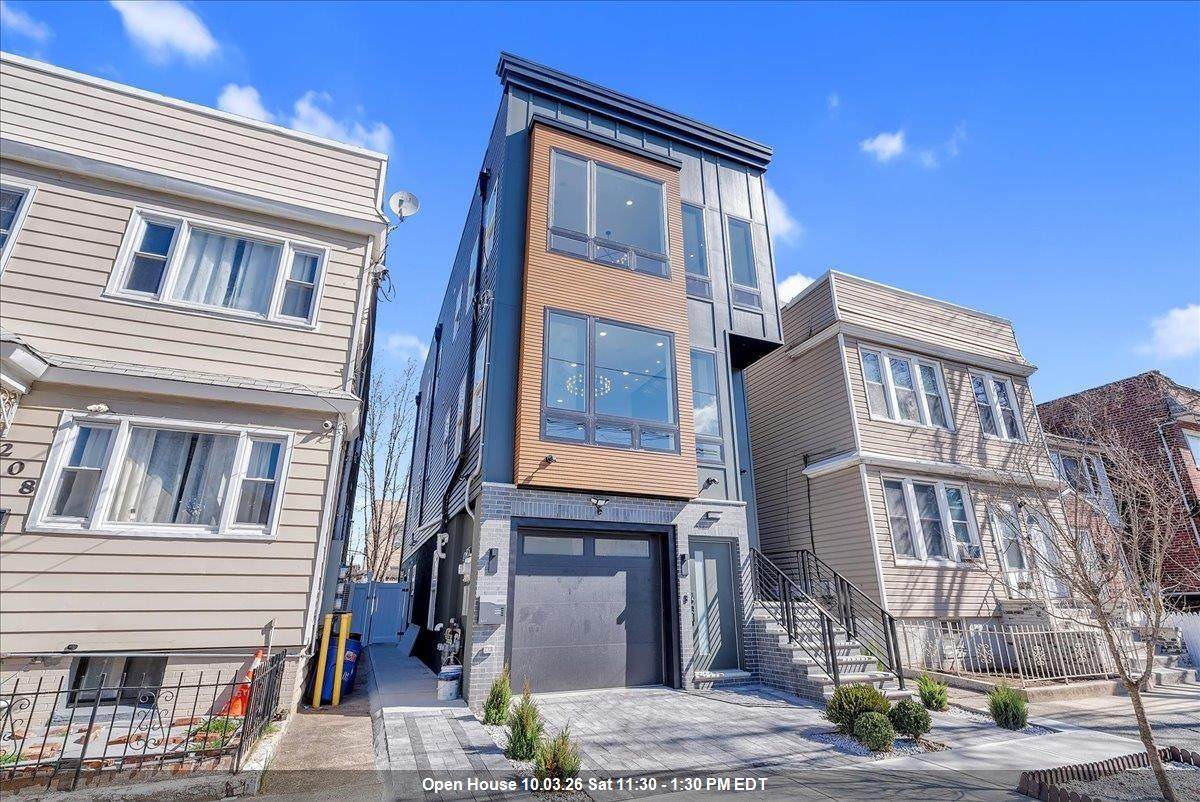 206 Clendenny Ave - Photo 1