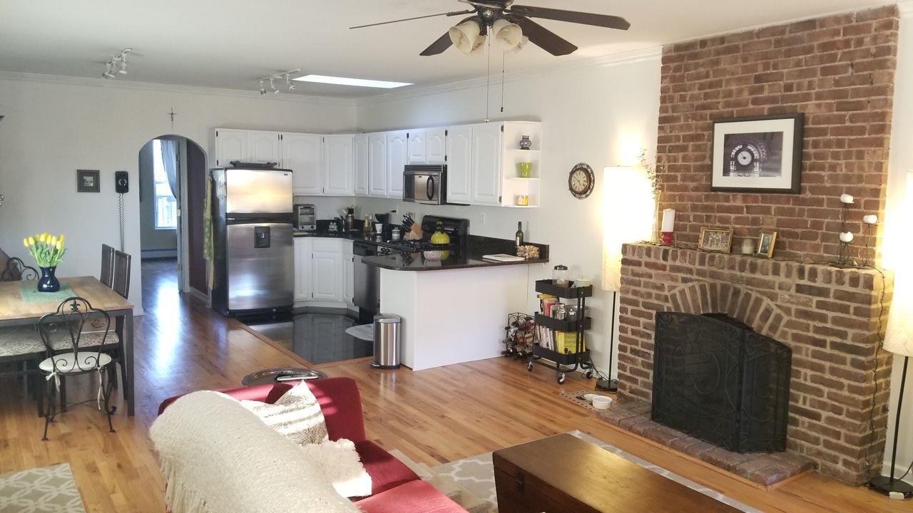 1037 Park Ave - Photo 1