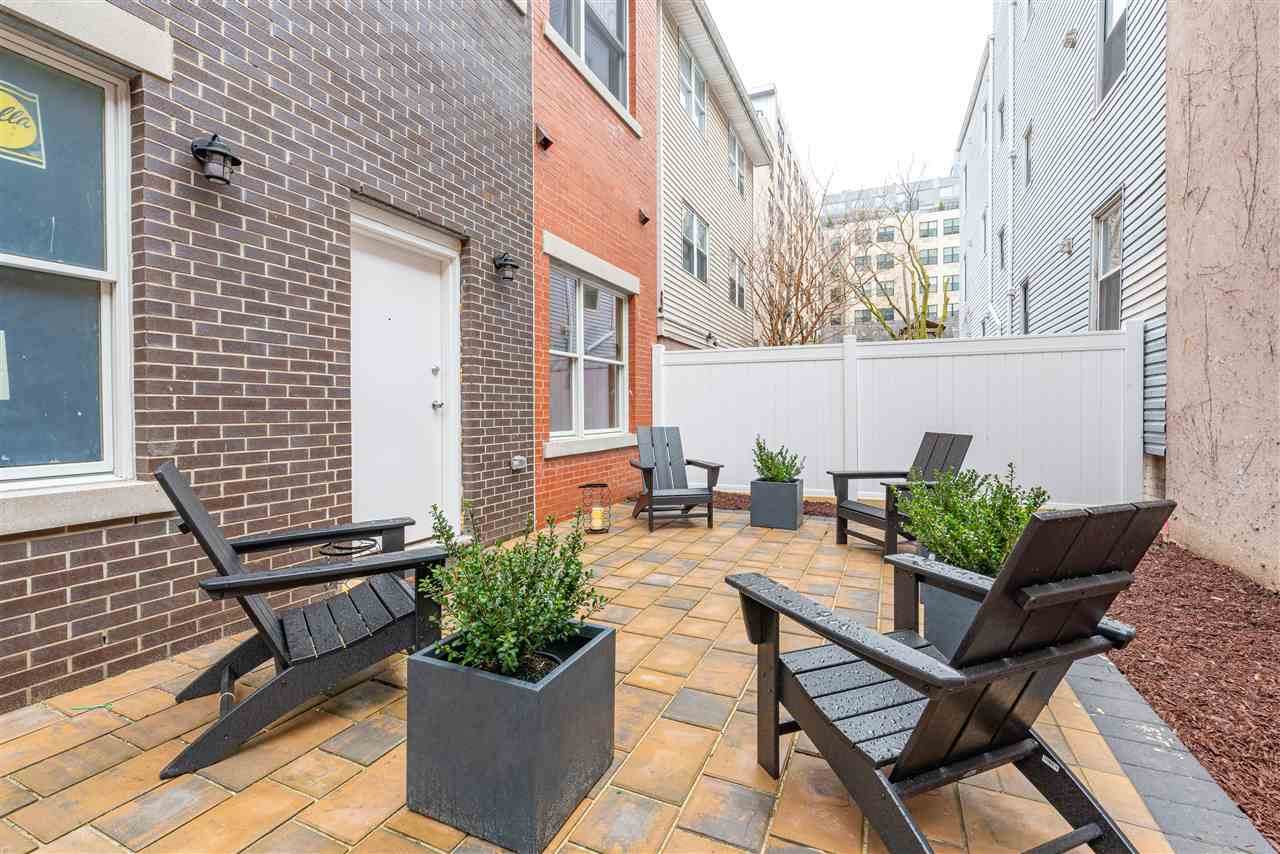 130 Essex St - Photo 1
