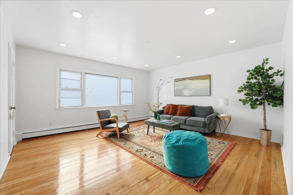 168 Carlton Ave - Photo 1