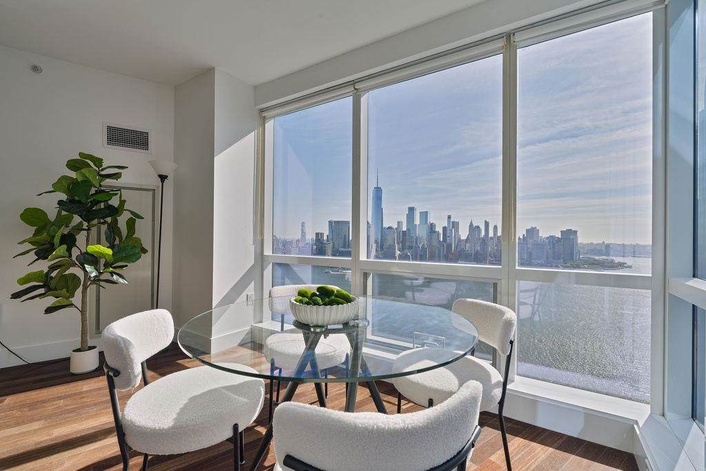 77 Hudson St - Photo 1
