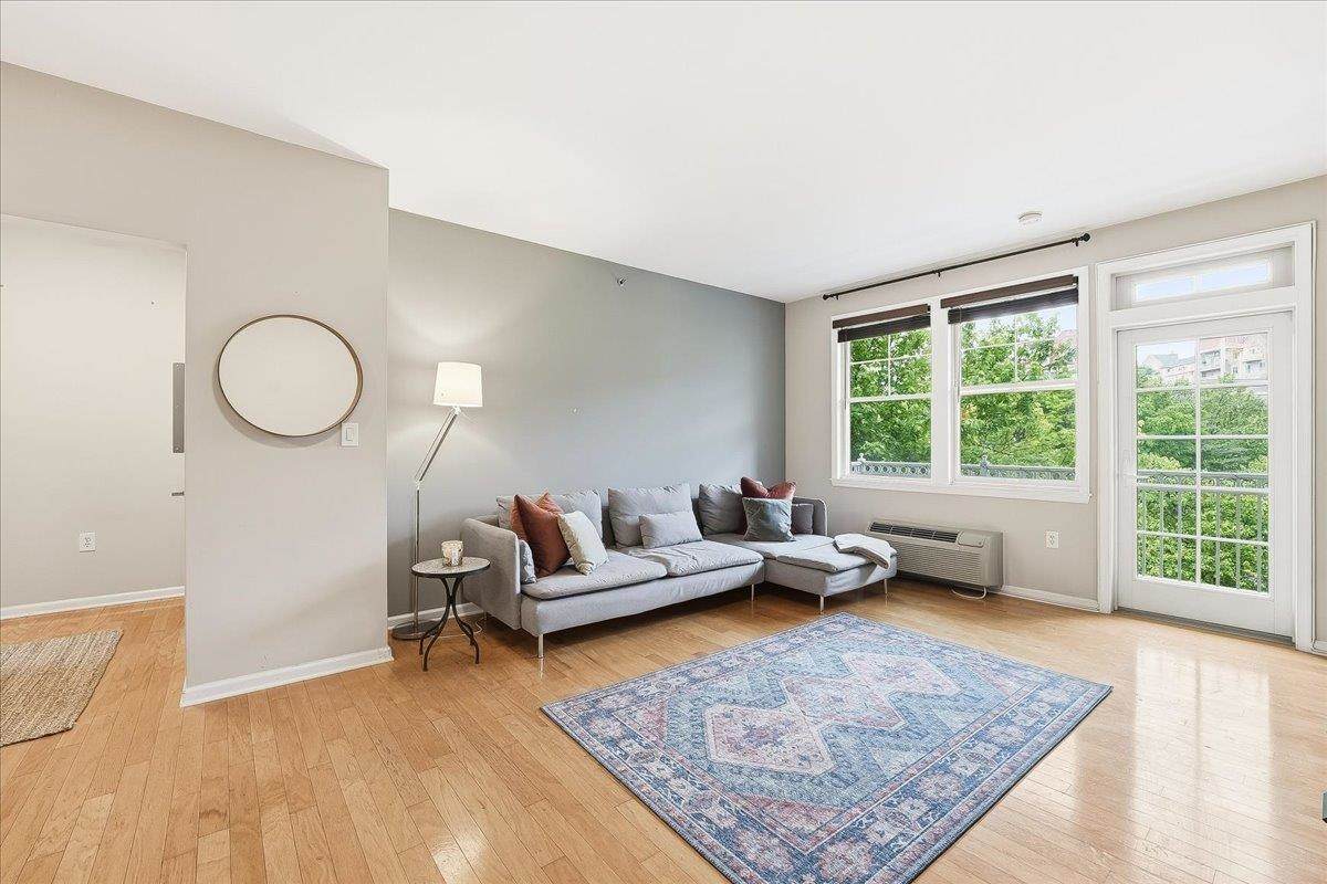 4 Constellation Pl - Photo 1
