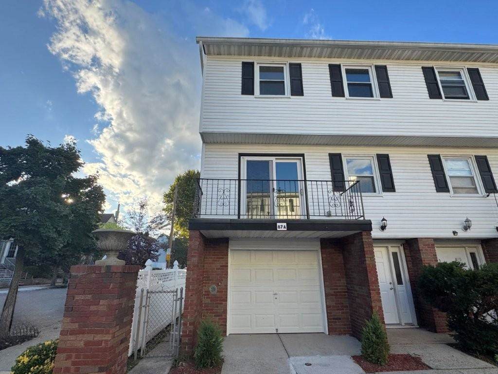 87 9TH ST - Photo 1