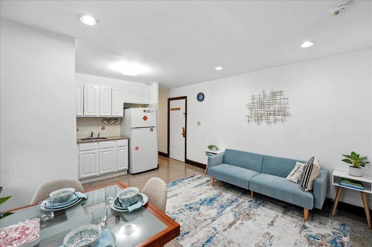 164 Ogden Ave - Photo 1