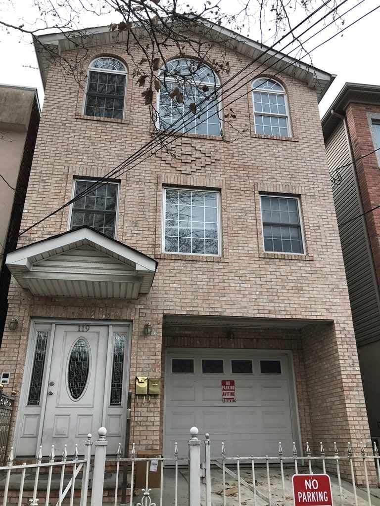 119 Leonard St - Photo 1
