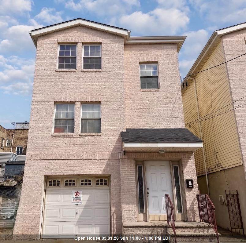 152 Van Winkle Ave - Photo 1