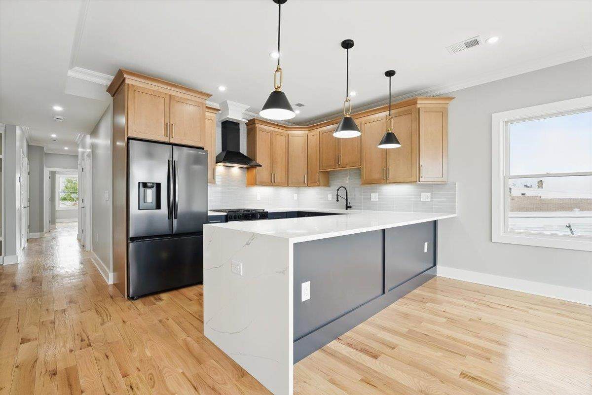 181 Bartholdi Ave - Photo 1
