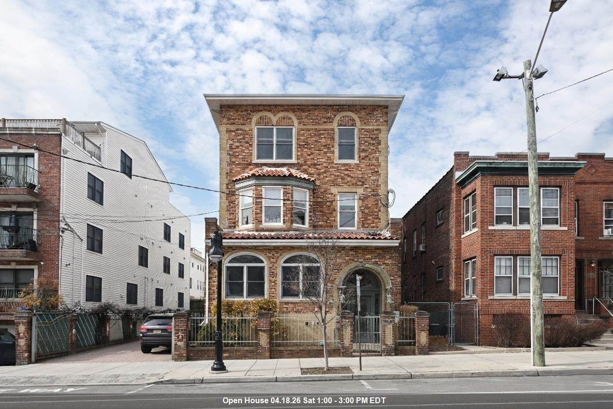 209 Palisade Ave - Photo 1