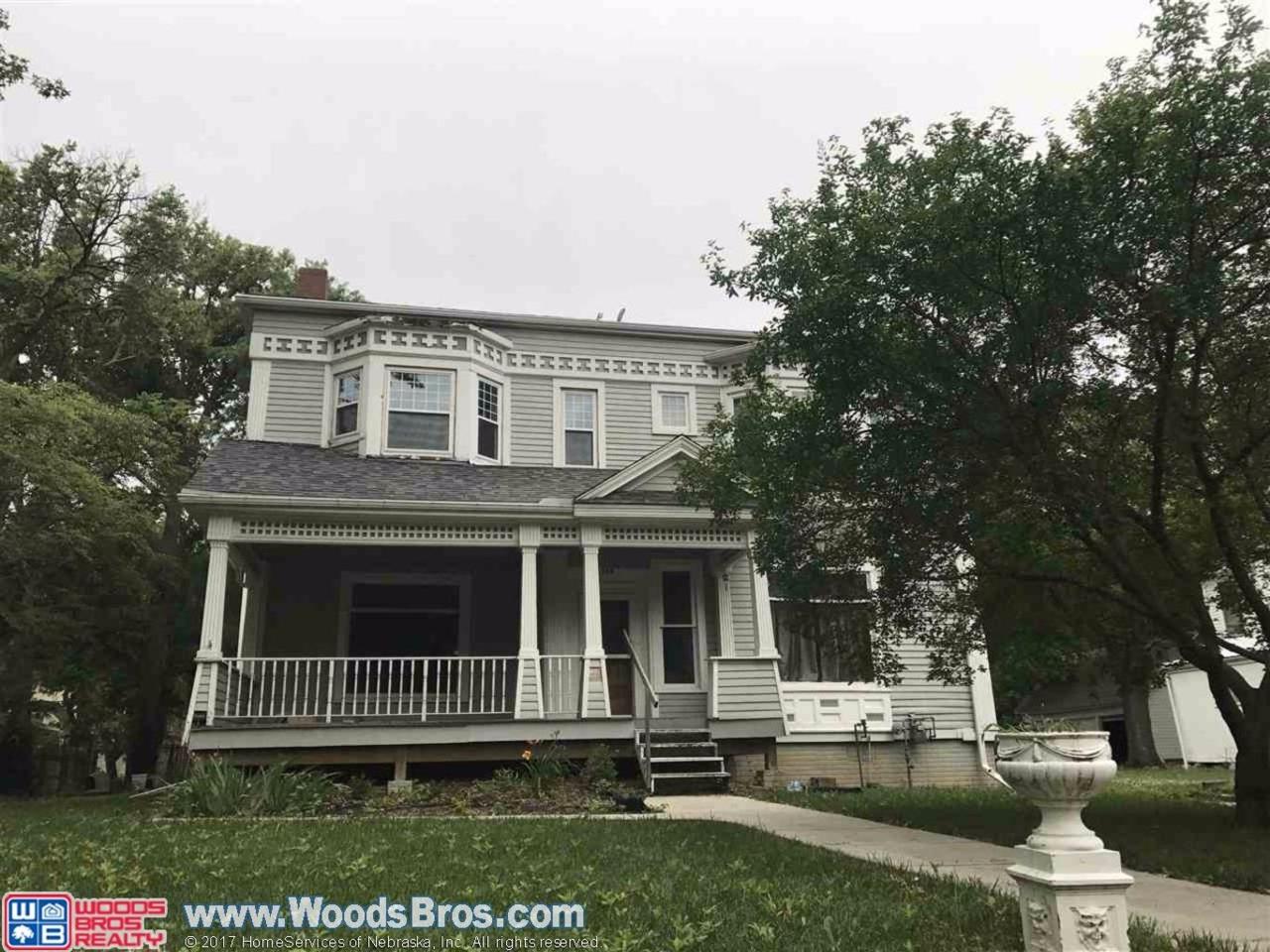 709 9th Street - Photo 1