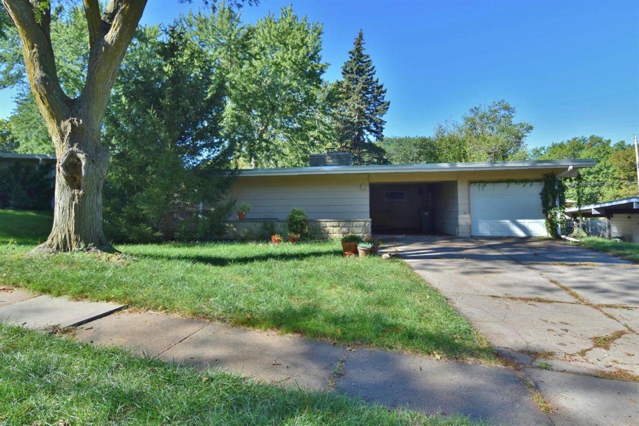 821 Dale Drive - Photo 1