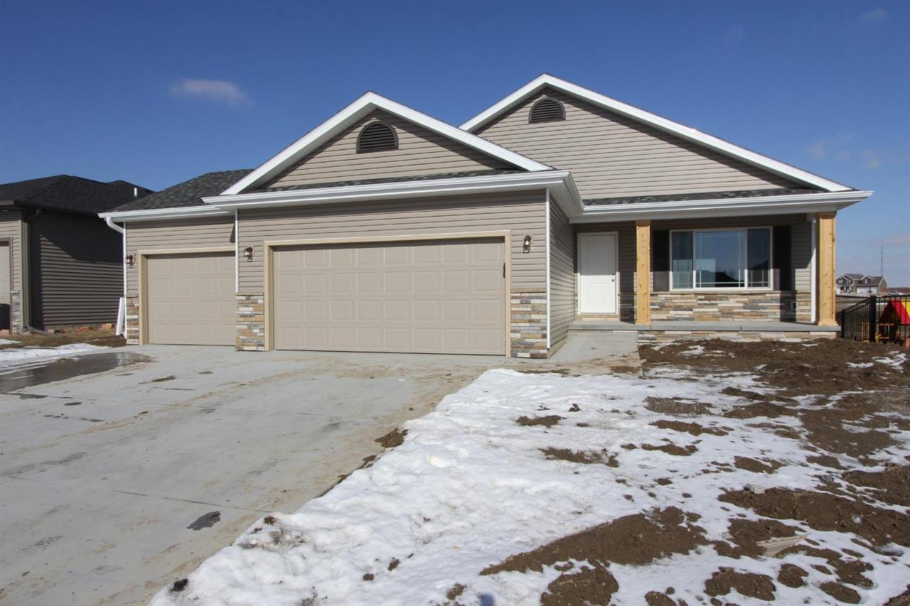 1046 Middleton Avenue - Photo 1