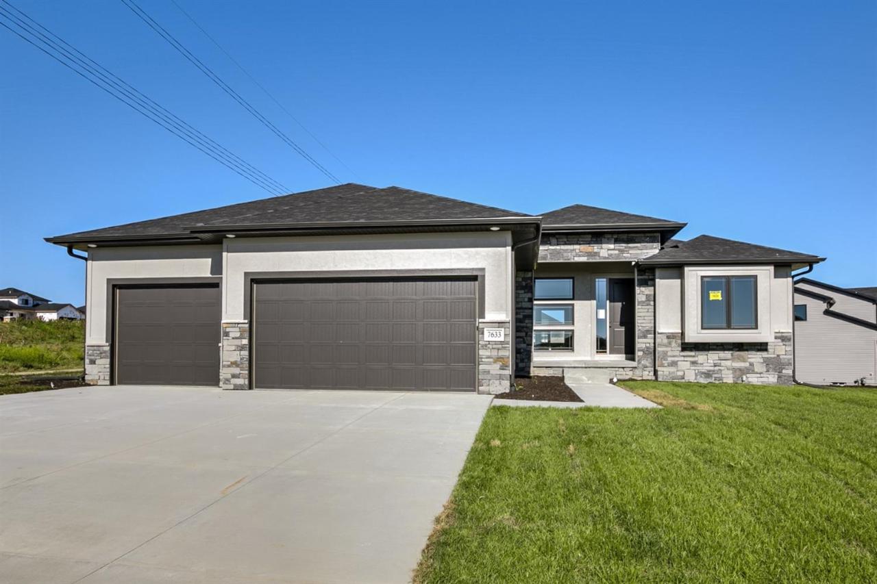 7633 66th Street - Photo 1