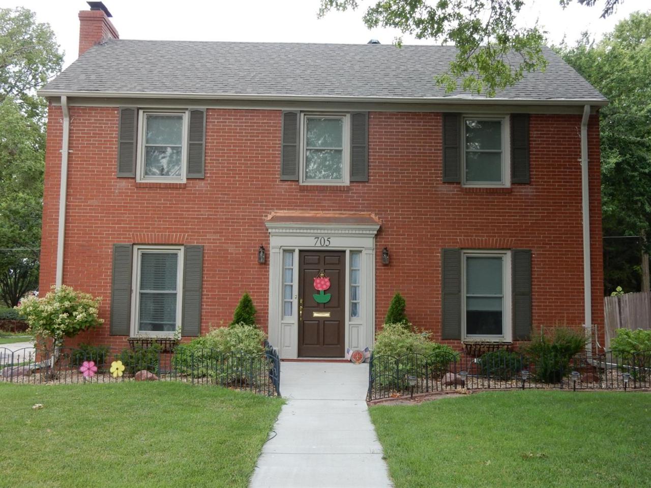 705 8th - Photo 1