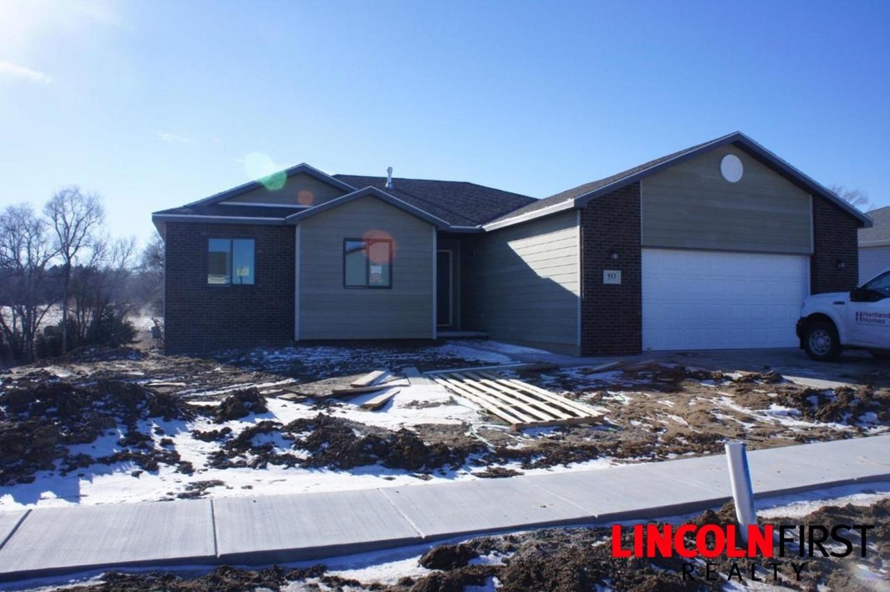 933 Barker Lane - Photo 1