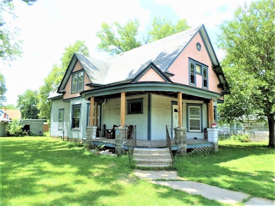 104 4th Street - Photo 1