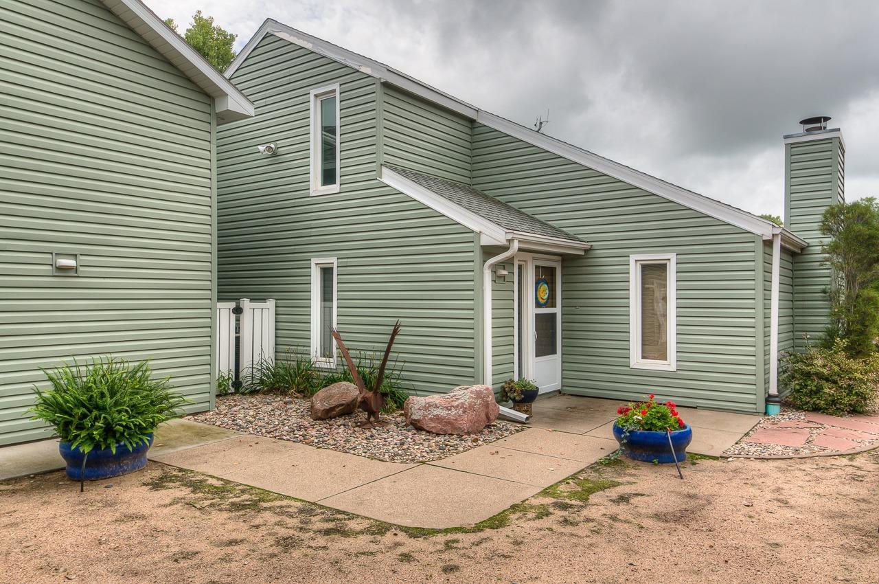980 County Road W S-94 - Photo 1