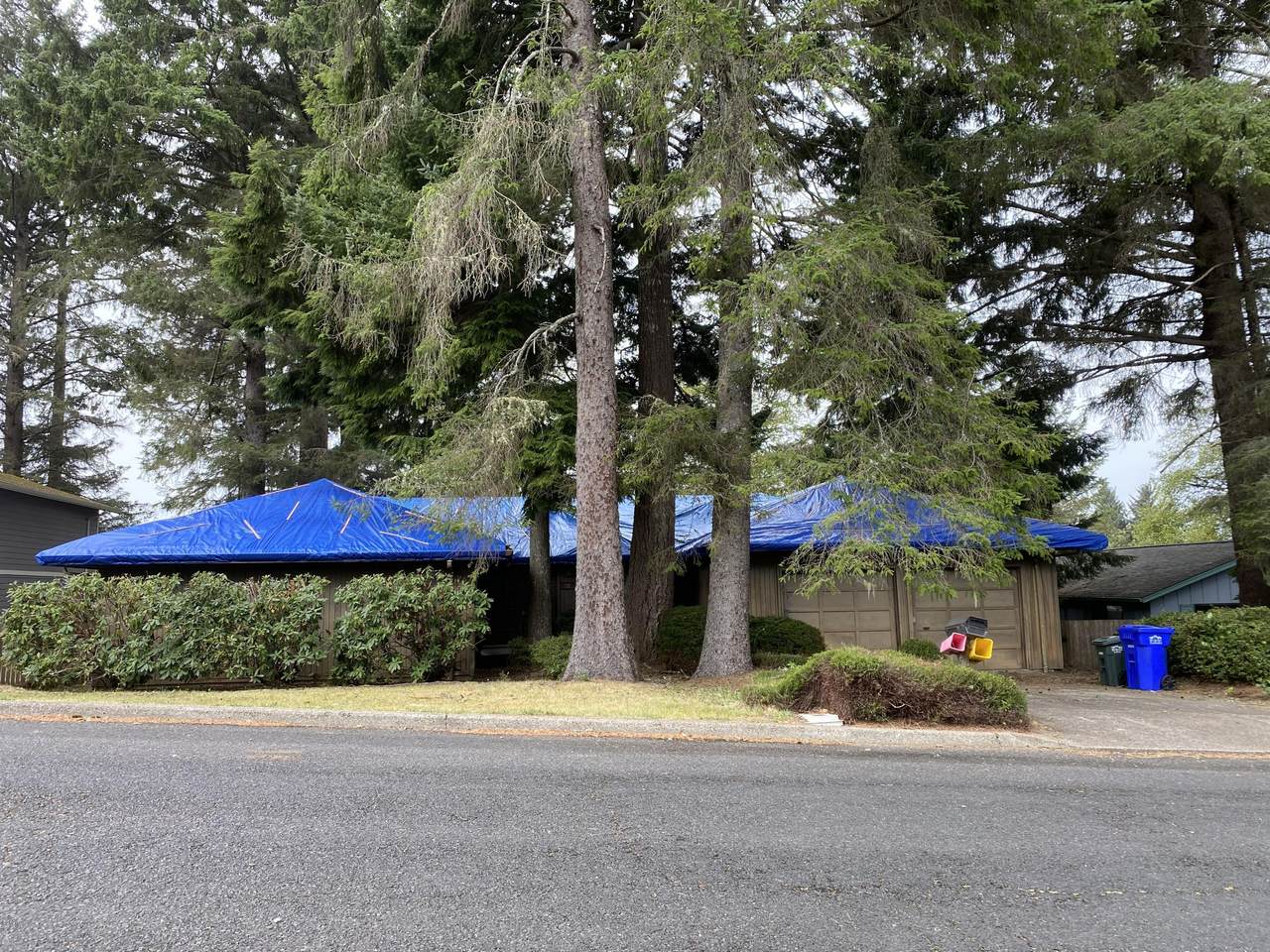 2235 Douglas St - Photo 1