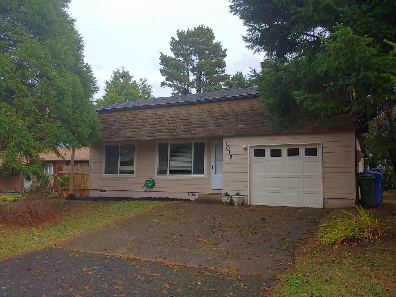 1015 Rolph Ct - Photo 1