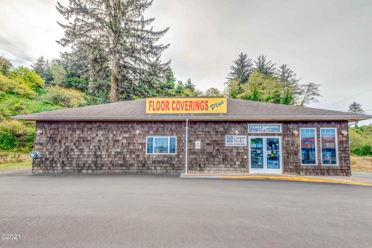 225 Bay Street - Photo 1