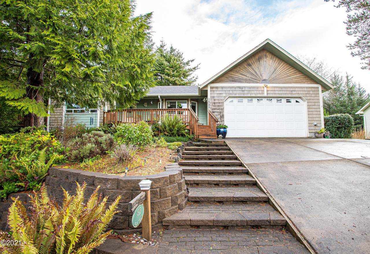 1525 Ocean Ter - Photo 1