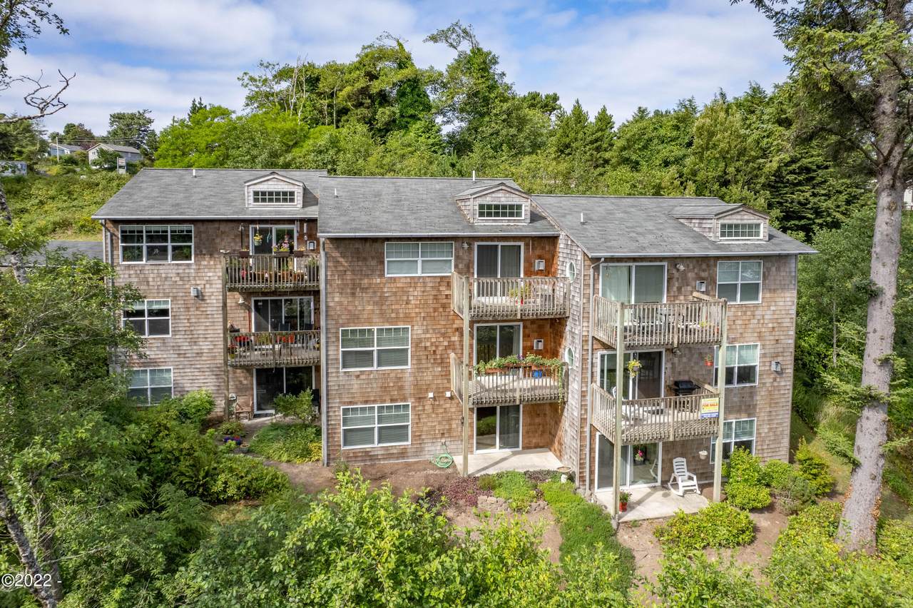 425 Se Shell Ave. - Photo 1