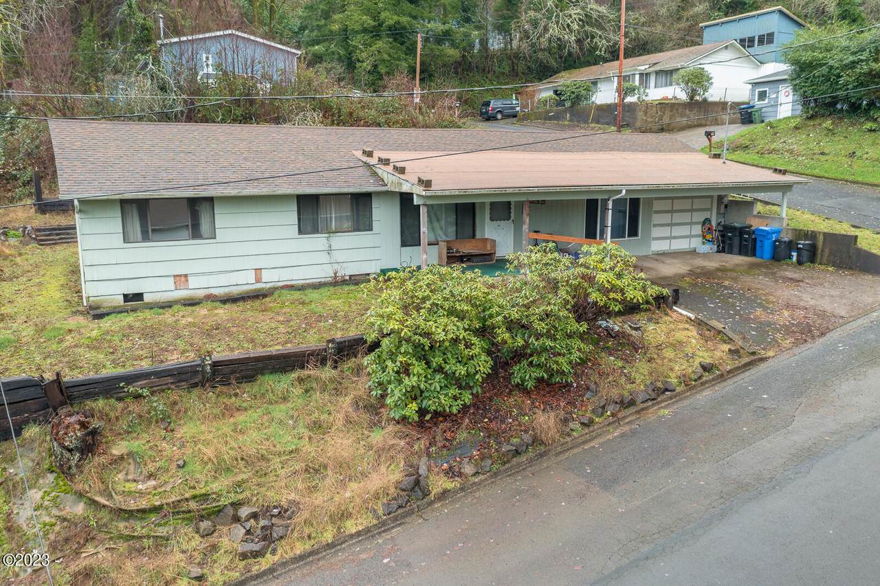 1048 Alder St - Photo 1