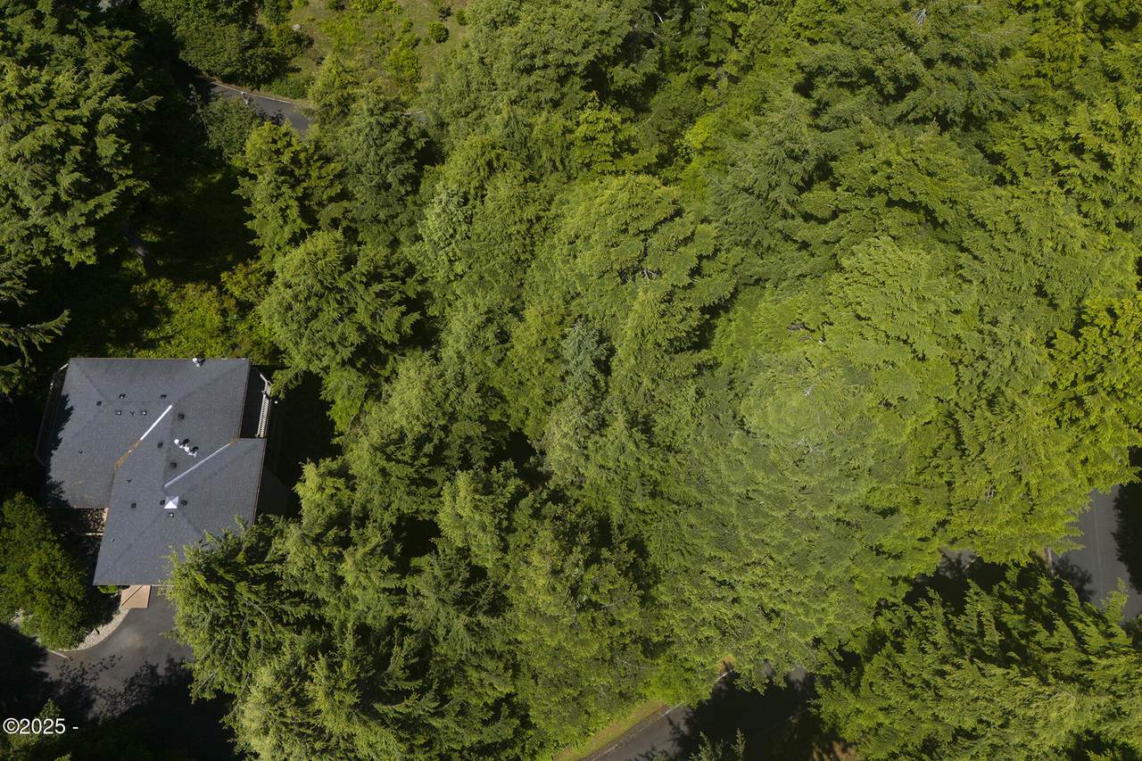 475 Salishan Hills Drive - Photo 1