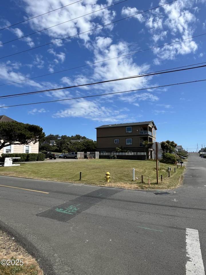 TL 1001 Jetty Avenue - Photo 1