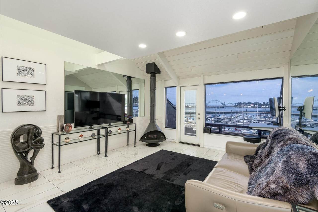 1000 Bay Boulevard - Photo 1