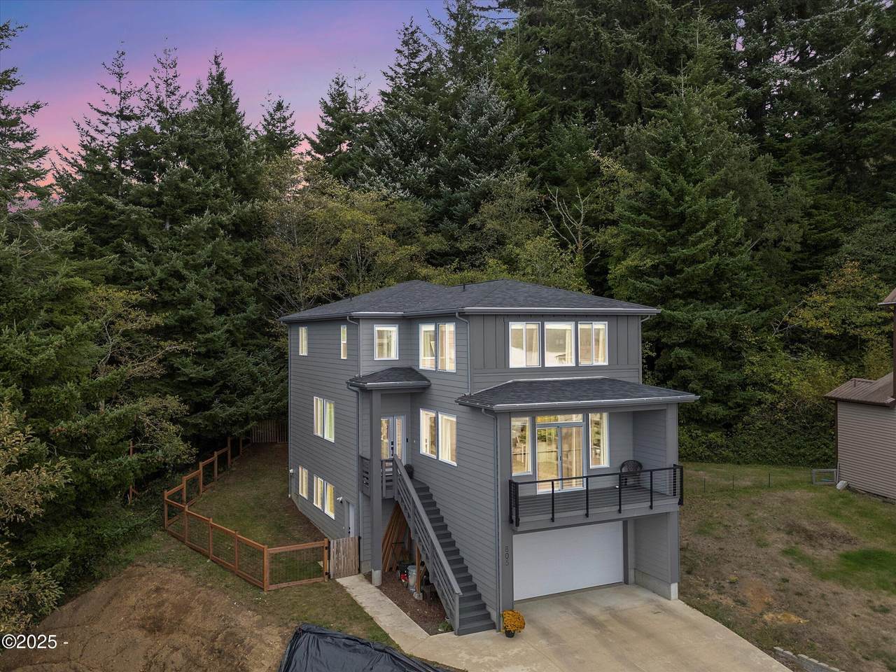 805 Crescent Place - Photo 1