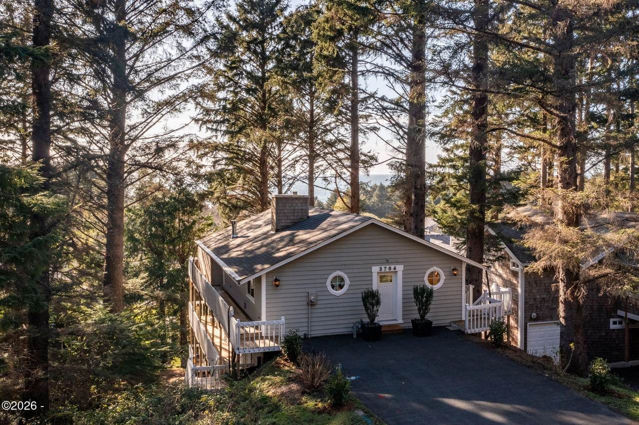 3764 Chinook Avenue - Photo 1